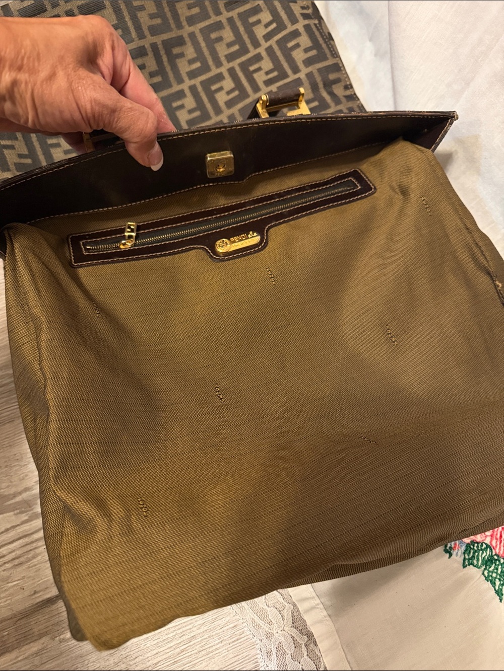 Fendi big tote - Picture 14 of 17